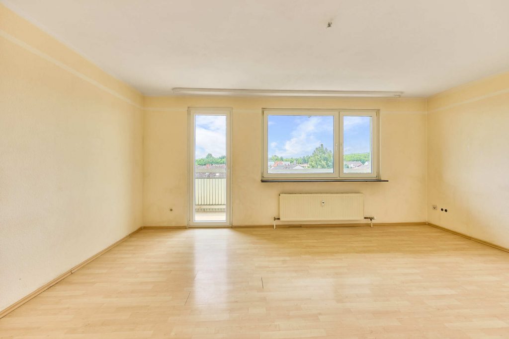 Charmante Eigentumswohnung in Bad Dürkheim – 3 Zimmer mit Weinbergblick Charmante Eigentumswohnung in Bad Dürkheim – 3 Zimmer mit Weinbergblick